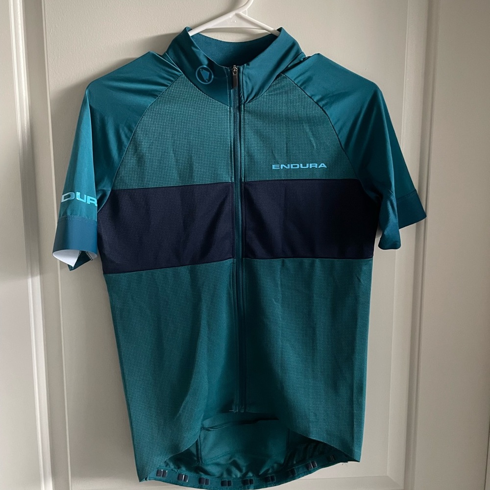 Endura cycling jersey
